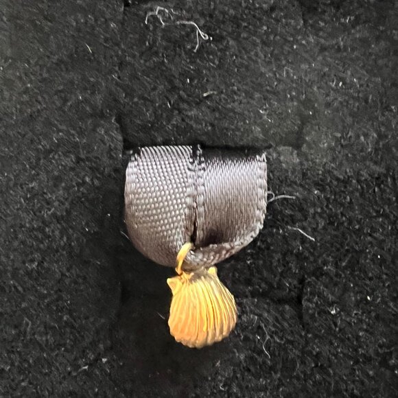 Catbird Gold Shell with Pearl Charm for Necklace - Picture 3 of 3